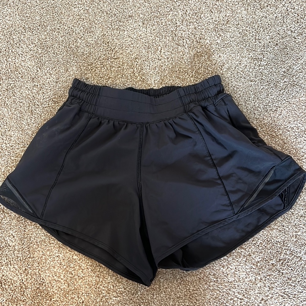 LULULEMON hotty hot 4” shorts!!!! size 4 black